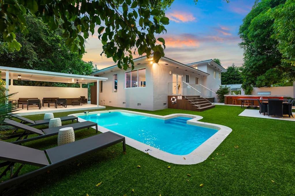 Beautiful Villa With Heated Pool Must Seen! Miami Exterior photo