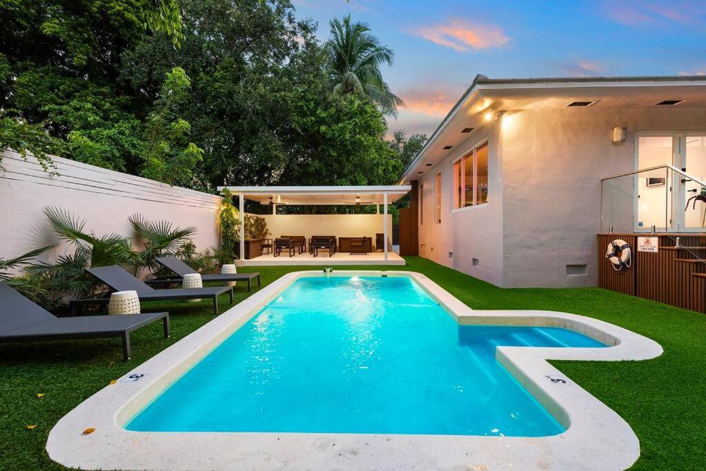 Beautiful Villa With Heated Pool Must Seen! Miami Exterior photo